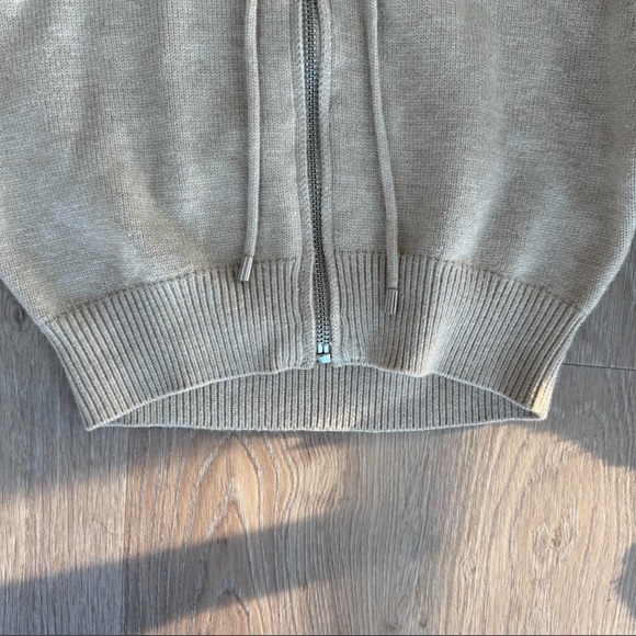 Zara - Picture 2 of 6